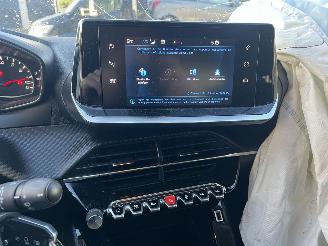 Peugeot 208 PureTech 75 picture 14