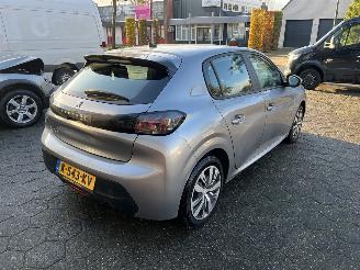 Peugeot 208 PureTech 75 picture 3