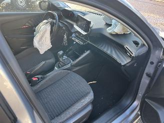 Peugeot 208 PureTech 75 picture 20