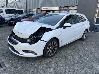 skadebil auto Opel Astra SPORTS TOURER+ 1.6 CDTI 2016/7