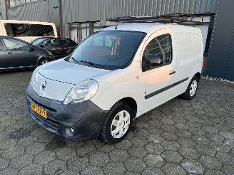 krockskadad bil bedrijf Renault Kangoo Express Z.E. EX ACCU 2013/2