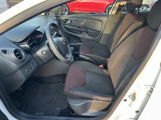 Renault Clio 0.9 TCe Authentique picture 15