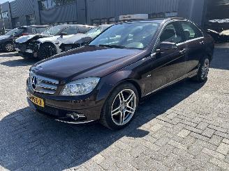 Damaged car Mercedes C-klasse 180 CGI BlueEFFICIENCY Business Class Avantgarde 2011/1