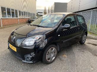 Damaged car Renault Twingo 1.2 Hatchback 2Dr Benzine 1.149cc 43kW (58pk) FWD 2007-03/2014-09 (CN0D) D7F800; EURO4 2009/2