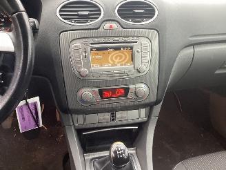 Ford Focus 1.6 TDCi 16V 100 Hatchback  Diesel 1.560cc 74kW (101pk) FWD 2007-11/2007-12  G8DC picture 14