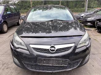rozbiórka samochody osobowe Opel Astra Astra J (PC6/PD6/PE6/PF6), Hatchback 5-drs, 2009 / 2015 1.6 Turbo 16V 2010/2