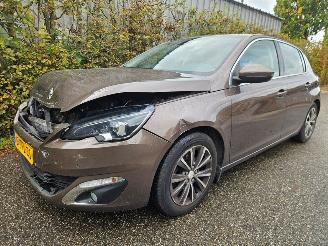 skadebil auto Peugeot 308 1.6 16V THP Hatchback 4Dr Benzine 1.598cc 92kW 2014/1