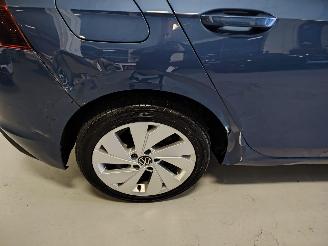 Volkswagen Golf  picture 8