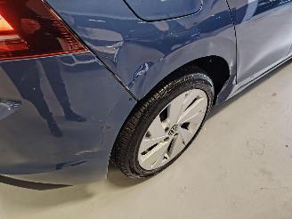 Volkswagen Golf  picture 10