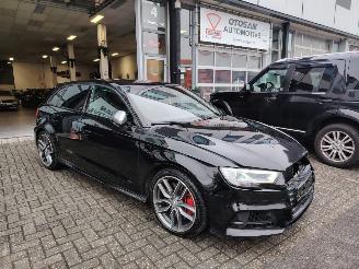 Vaurioauto  passenger cars Audi S3 S3 facelift 311 PK RS zetels Leder Dealer onderhouden 2017/2