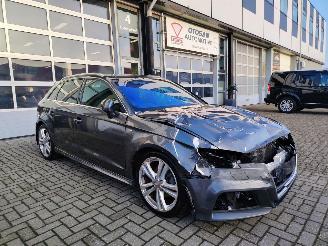 Schadeauto Audi A3 SPORTBACK 30 TFSI 3x S-Line DSG LEER NAVI DRIVE-SELECT 2018/10