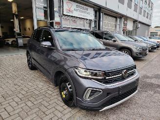 Vaurioauto  passenger cars Volkswagen T-Cross 3x R-line DSG Stoelverwarming IQ Lights Camera 2025/3
