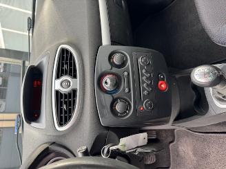 Renault Clio  picture 11