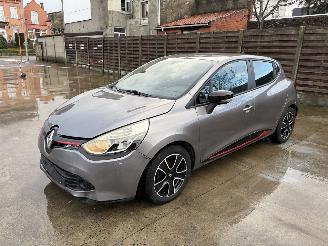 skadebil auto Renault Clio 4 1.5 DCI 90 2013/2