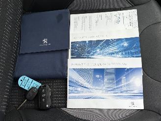 Peugeot 2008 1.2 PureTech Allure | Navi Panoramadak Camera picture 19