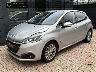Auto incidentate Peugeot 208 1.2 PureTech Style 5 deurs | Navi Lm-velgen Pdc 2016/3