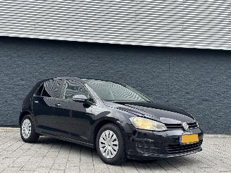 krockskadad bil auto Volkswagen Golf 1.6TDI DSG NAP 2014/1