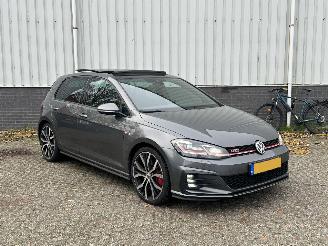 Schadeauto Volkswagen Golf 2.0TSI GTI 2017/1