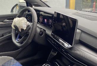Volkswagen Golf 2.0TSI R Panorama picture 14
