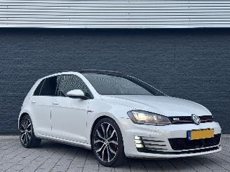 skadebil auto Volkswagen Golf 2.0 TSI GTI Panorama Leer dynaudio Trekhaak 2013/1