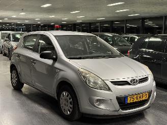 Vaurioauto  passenger cars Hyundai I-20 1.2i ActiveVersion KM NAP 2010/1