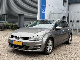 Schadeauto Volkswagen Golf 1.4TSI HIGHLINE DSG/LED 2013/8