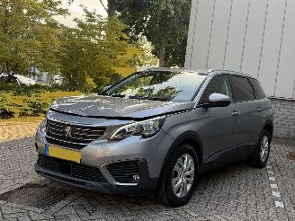 Schadeauto Peugeot 5008 1.2 Benzine 7persoons 2018/8