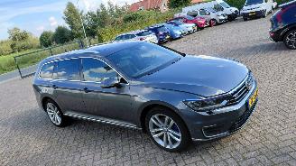 Vaurioauto  passenger cars Volkswagen Passat gte   1.4 tsi     navi pano   170kw 2016/7