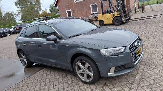 krockskadad bil auto Audi A3 1.6 tdi  116pk pano navi clima leer 2019/4