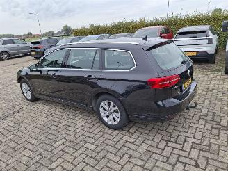 Vaurioauto  passenger cars Volkswagen Passat 1.4 tsi  110kw  automaat navi clima 2017/2