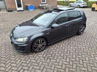 Unfallwagen Volkswagen Golf 2.0 tdi  184pk   gtd pano 2015/6