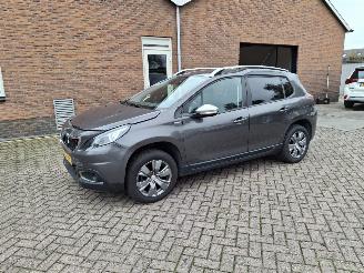Vaurioauto  passenger cars Peugeot 2008 1.2 82pk allure  navi clima 2018/12
