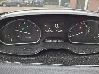 Peugeot 2008 1.2 82pk allure  navi clima picture 9