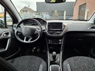 Peugeot 2008 1.2 82pk allure  navi clima picture 5