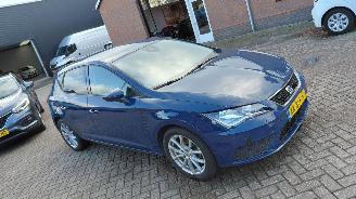 skadebil auto Seat Leon 1.5  tgi  131pk   clima navi 2019/4