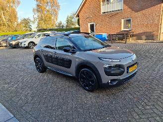krockskadad bil auto Citroën C4 cactus 1.2I 110PK NAVI  SHINE 2014/11