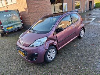 Coche accidentado Peugeot 107 1.0i 3drs active 2014/1