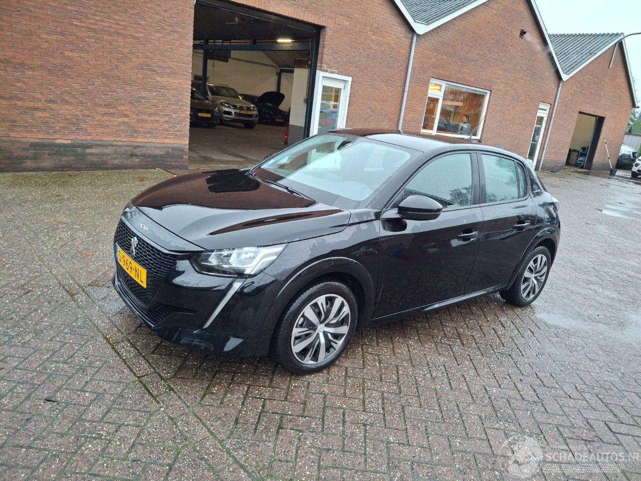 Peugeot e-208 ev  136pk      50kwh accu   navi