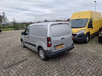 Peugeot Partner 1.6 hdi   90pk   airco picture 4