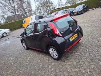Schadeauto Toyota Aygo 1.0 vtti 5drs airco 2022/3