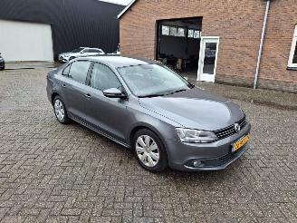 Unfallwagen Volkswagen Jetta 1.2 tsi  77kw   navi  airco 2011/8
