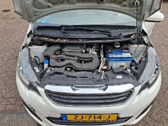 Voiture accidenté Peugeot 108 1.0 active   5drs airco 2019/6