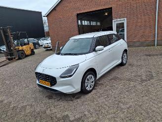 Coche accidentado Suzuki Swift 1.2 hybrid   navi  clima 2025/5