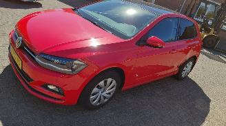 Schadeauto Volkswagen Polo 1.0 tsi  70kw   pano navi 2020/11