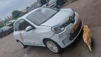 Schadeauto Renault Twingo r80  limitee  vibes  82pk navi  clima 2021/6