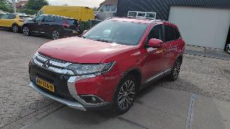 Vaurioauto  passenger cars Mitsubishi Outlander 2.0i  150pk automaat   clima navi 2017/1