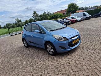 krockskadad bil auto Hyundai Ix20 1.6i  125pk  automaat   clima 2012/2