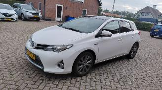 krockskadad bil auto Toyota Auris 1.8 hybrid   73kw pano 2013/10