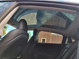 damaged passenger cars Tesla Model Y rwd  58kwh  pano 2023/4
