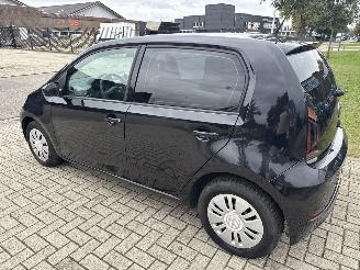 Volkswagen Up! 1.0 UP! 5 DEURS LICHTE RIJDBARE SCHADE! 2017 PRIJS 3999 EURO VAST picture 2